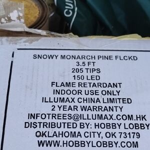 Illumax Snowy Monarch Pine 3.5 ft LED Tree (White Snowy Tips)
